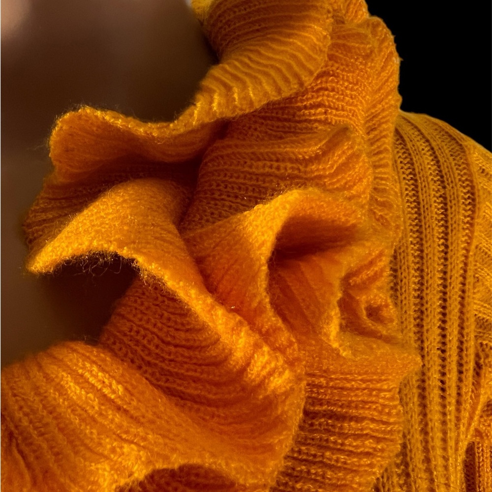 Vintage Late 60s Little Lisa Ruffle Sweater V Neck Size S - Picture 4 of 14